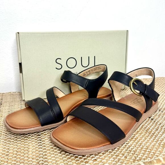 NEW 8.5 SOUL Naturalizer JAYVEE Black Flat Sandals Shoes Vacation Beach - Picture 1 of 8